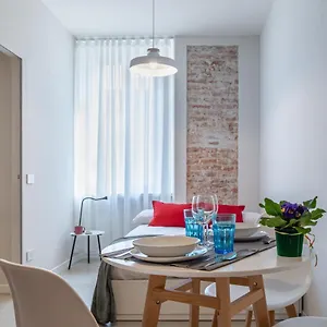 https://vickylu-city-center-by-host4u.it-lombardy.com