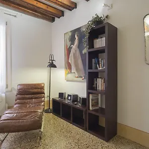 Casa Margherita By Wonderful Italy , Venice Italy